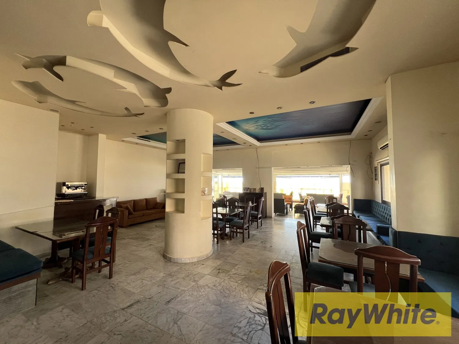 Fully Renovated Resto-cafe For Sale In A Prime Location In Al Mina- Tripoli With Sea View. — الصورة 2