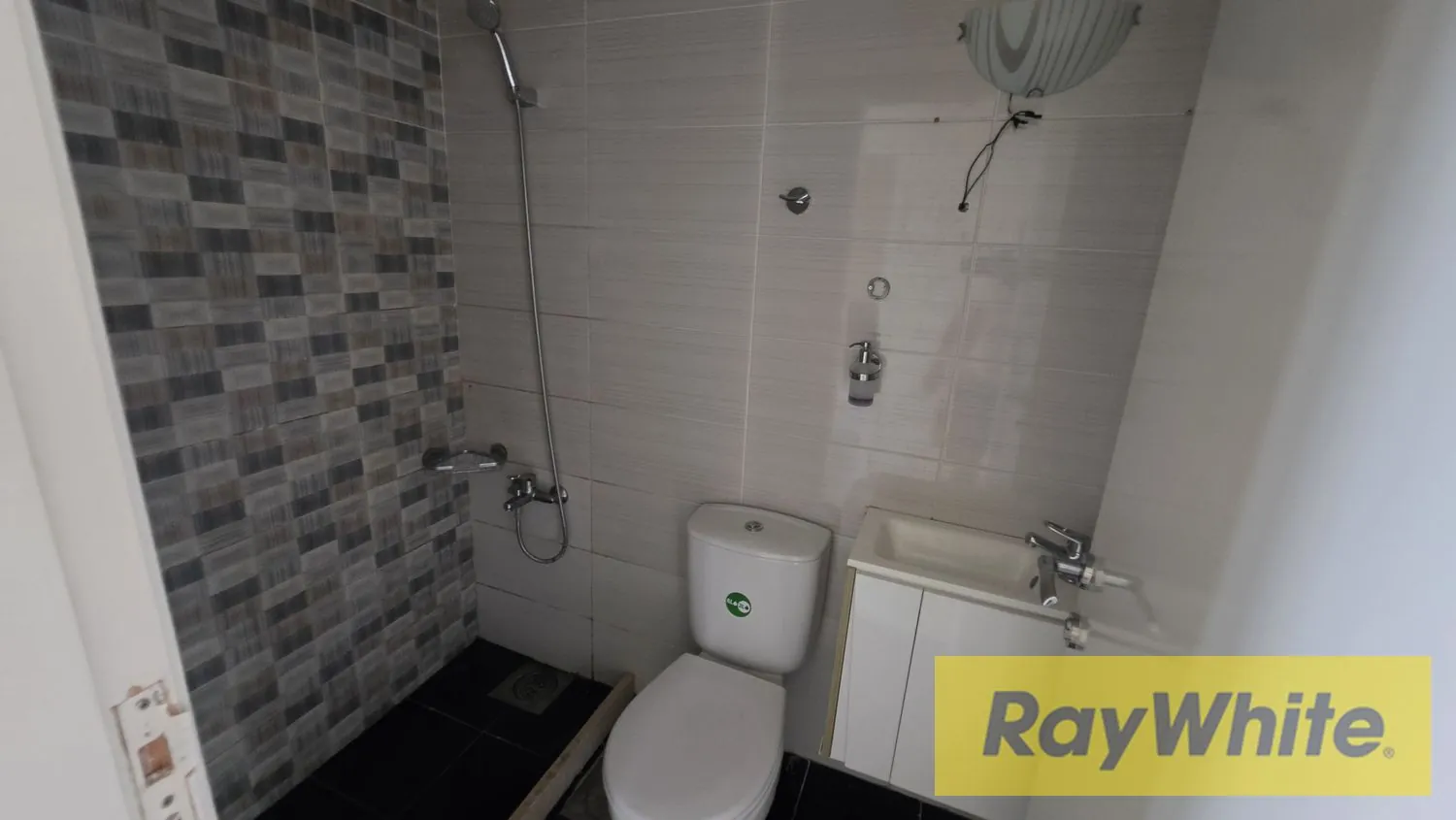 Brand New Apartment For Sale In Safra With Normal View — الصورة 4
