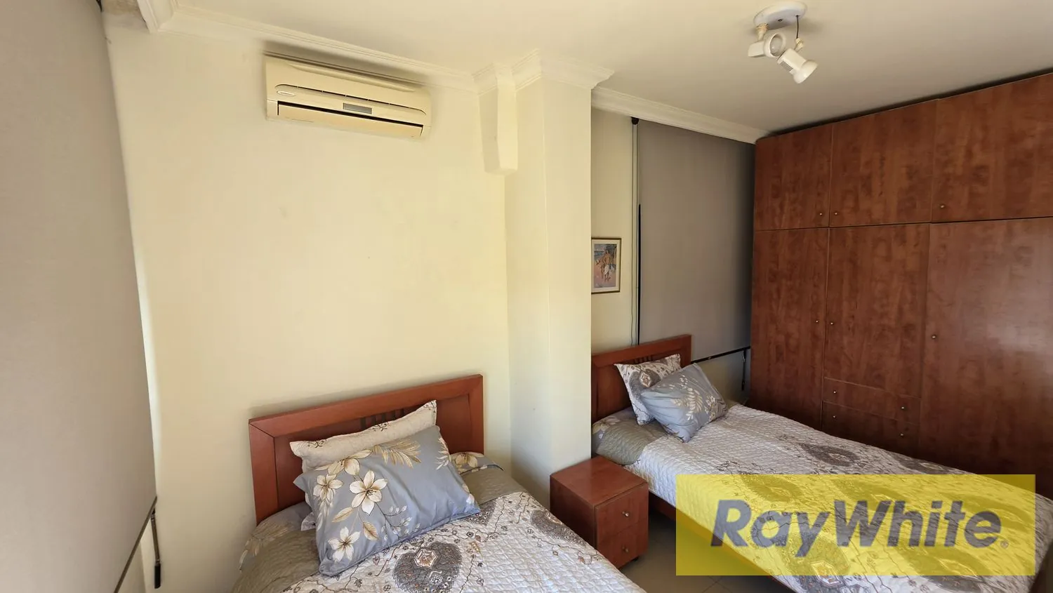 Furnished Renovated Apartment For Sale In Kfarhbab — الصورة 2