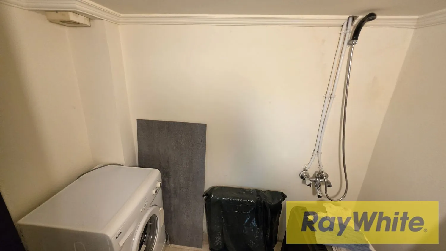 Furnished Renovated Apartment For Sale In Kfarhbab — الصورة 4