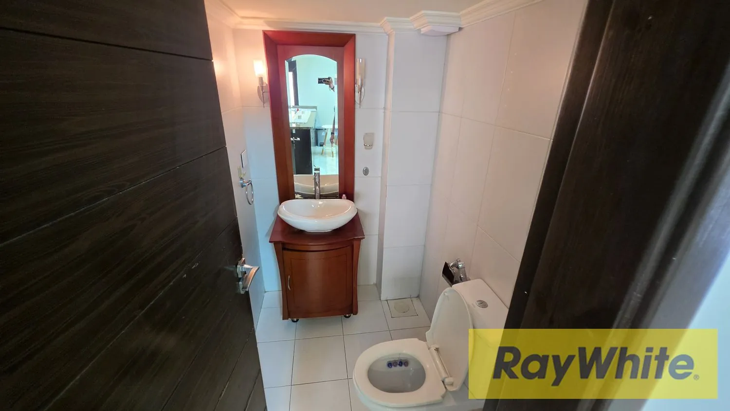 Furnished Renovated Apartment For Sale In Kfarhbab — الصورة 5
