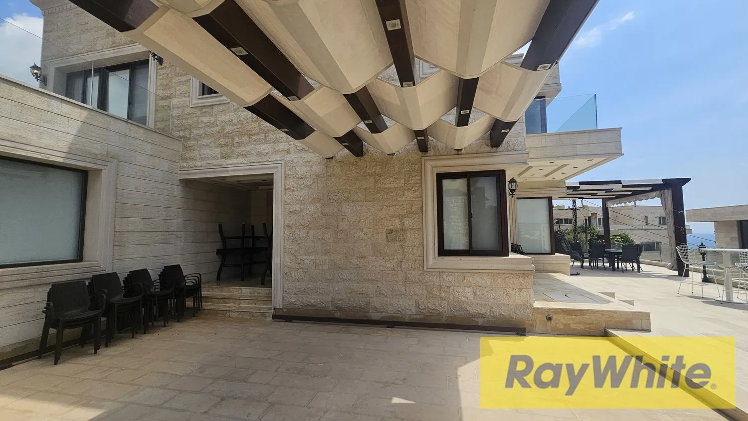 For Sale – Luxurious Villa In Kfaraabida – Jbeil — الصورة 2