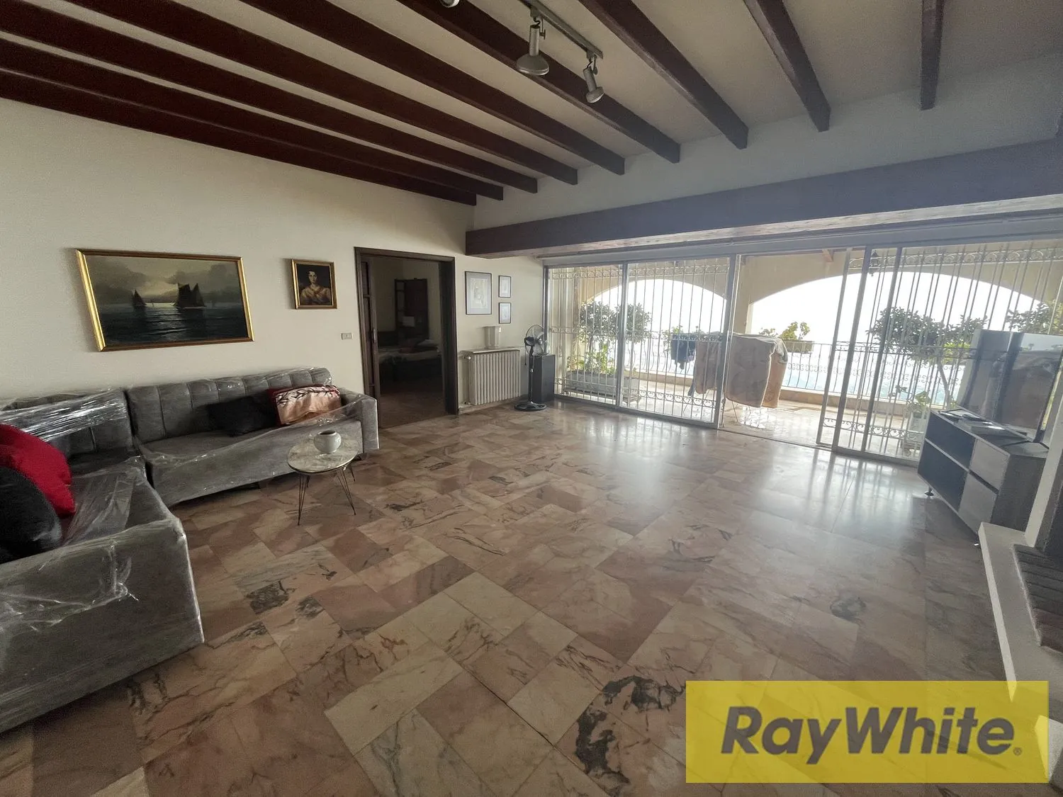 Apartment For Rent In Beit Meri
