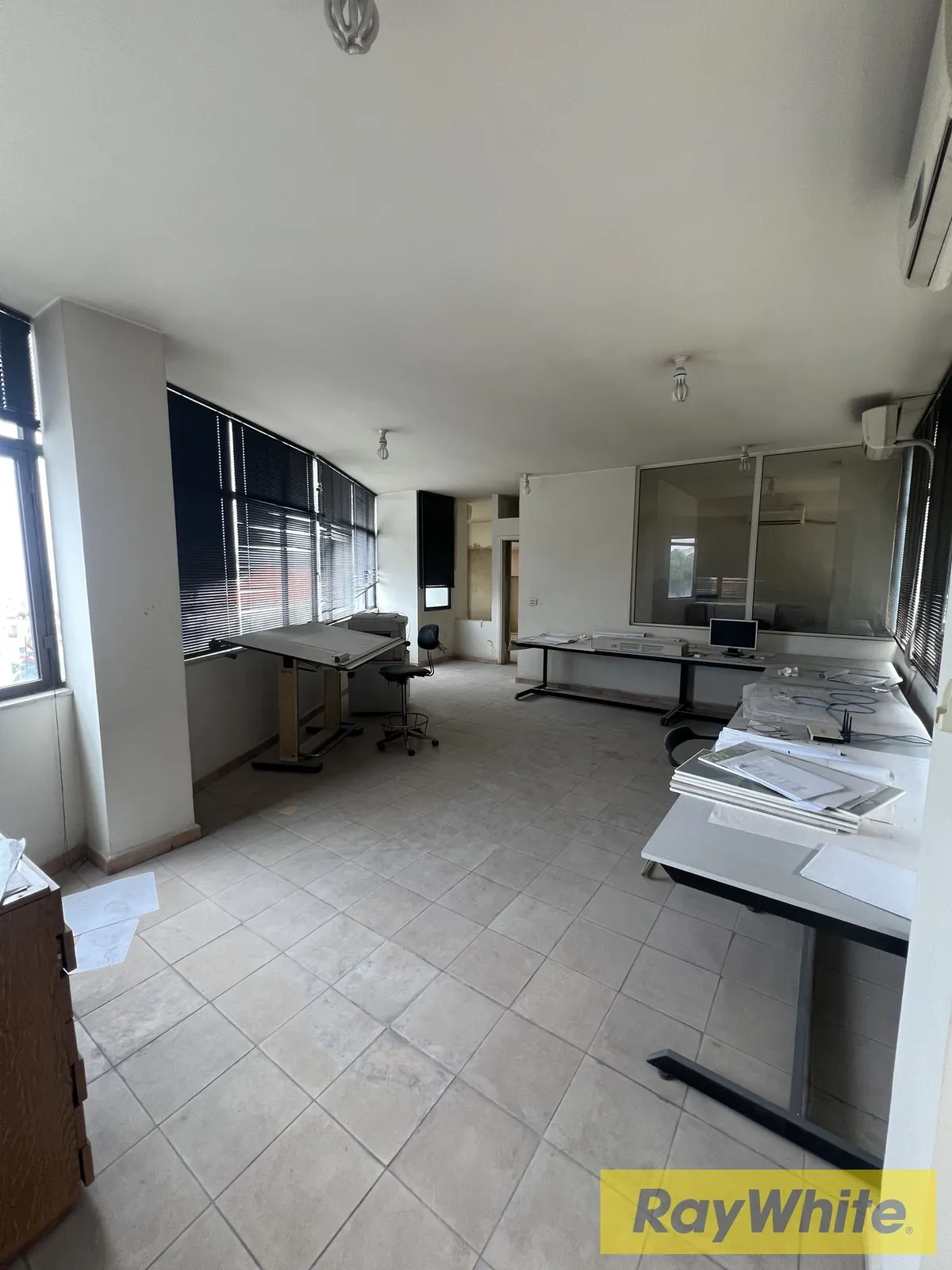 Unfurnished Office For Rent In Fanar — photo 3