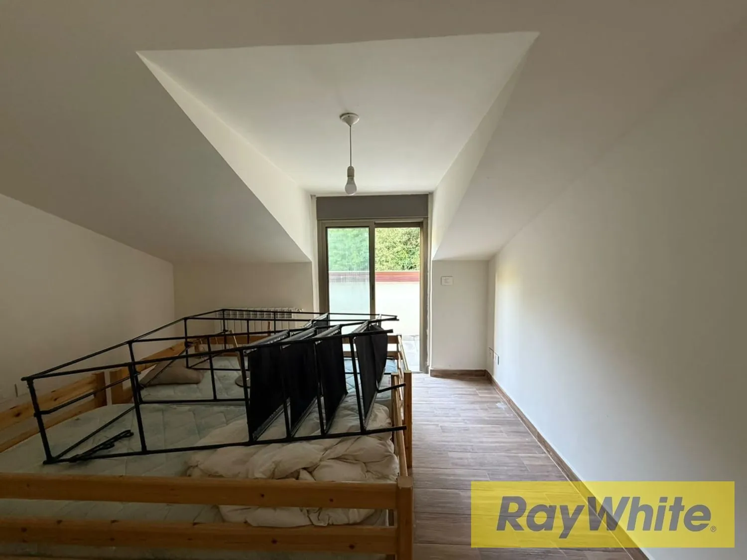 Duplex For Rent – Top Floor| Sea + Mountain Views — الصورة 3