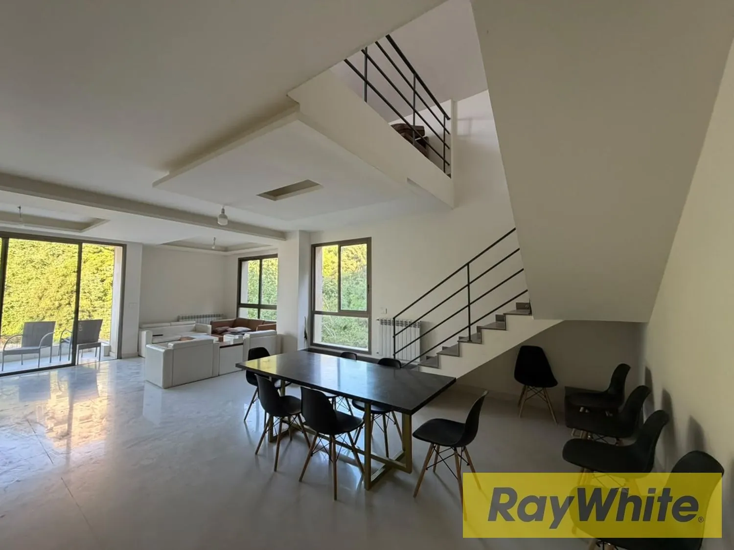 Duplex For Rent – Top Floor| Sea + Mountain Views — الصورة 4