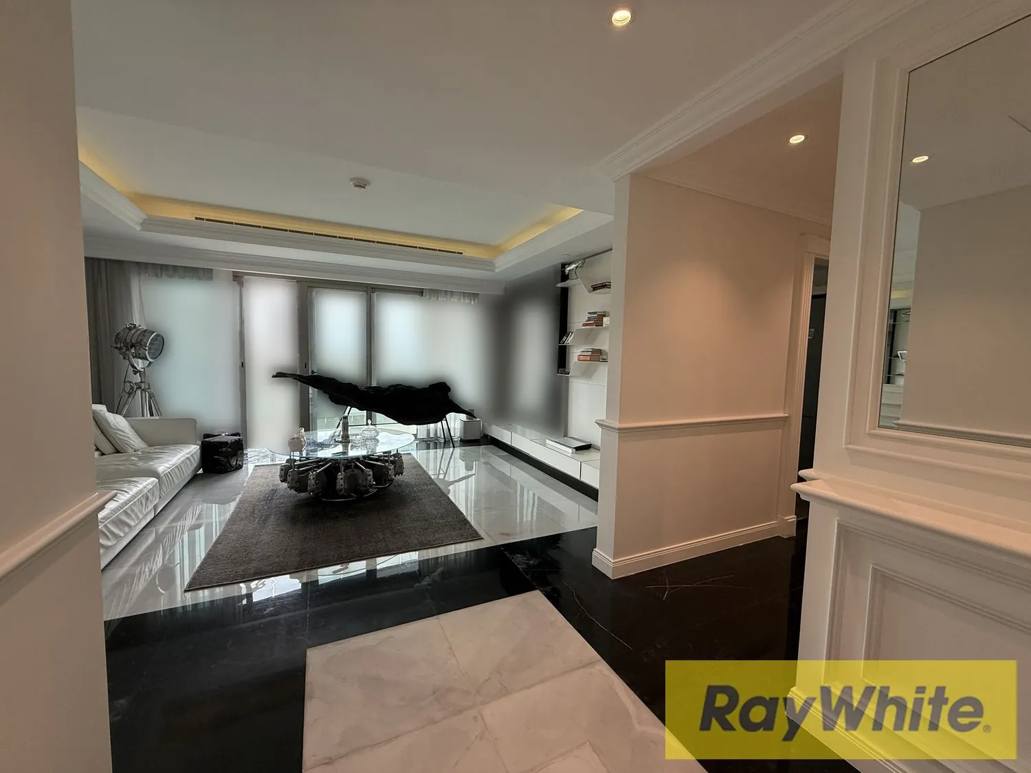 Spacious Apartment For Rent In Down Town — photo 5