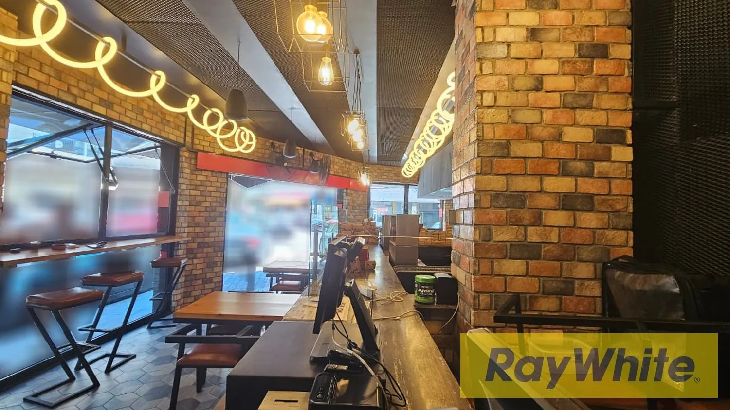 Fully Equipped Restaurant For Rent – Furn El Chebbak — الصورة 4