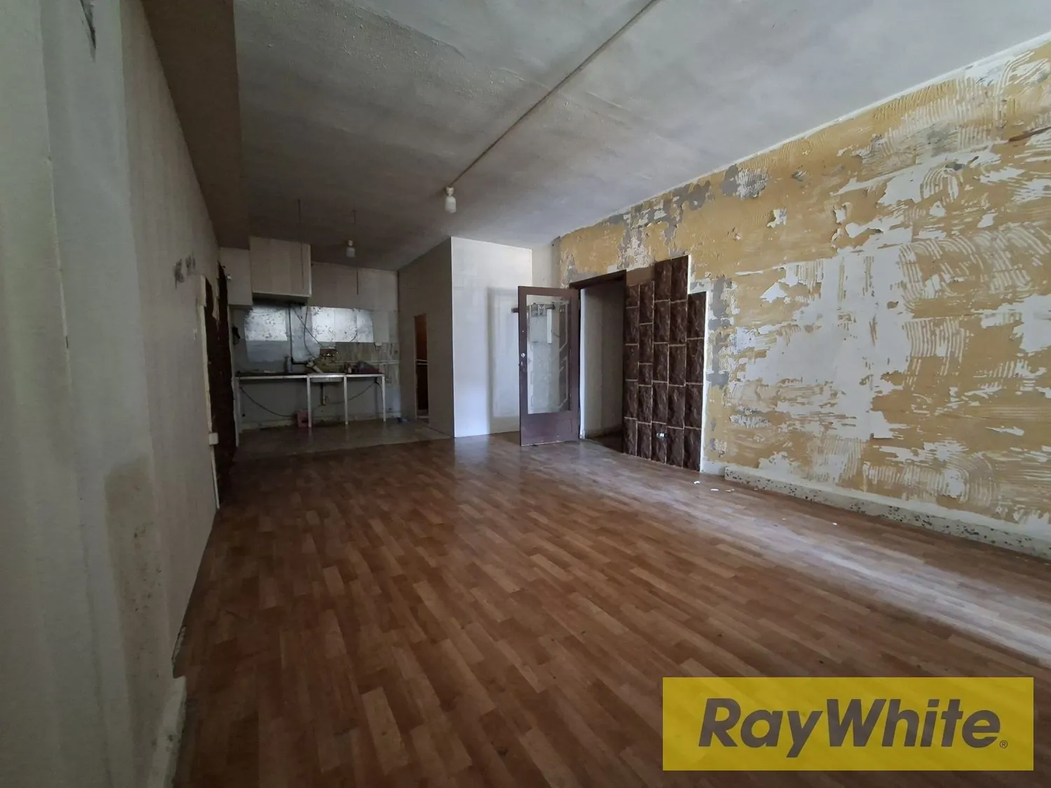 Office For Rent In Zalka – Highway Location — الصورة 3