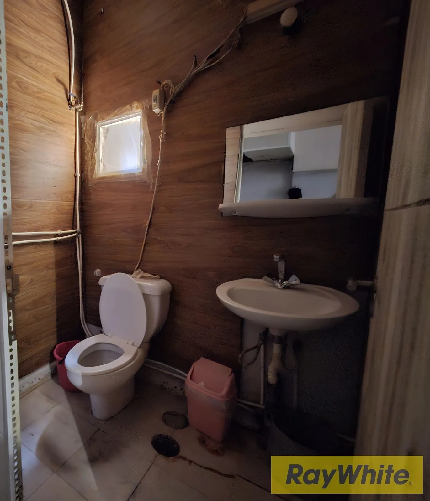 Office For Rent In Zalka – Highway Location — الصورة 5