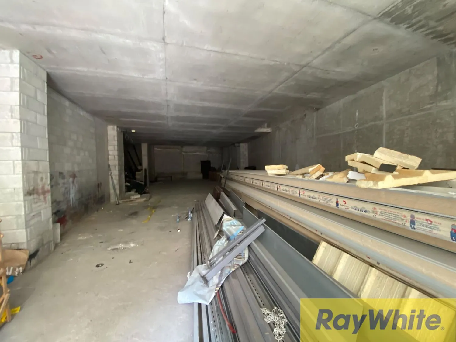 Showroom For Sale In Spears