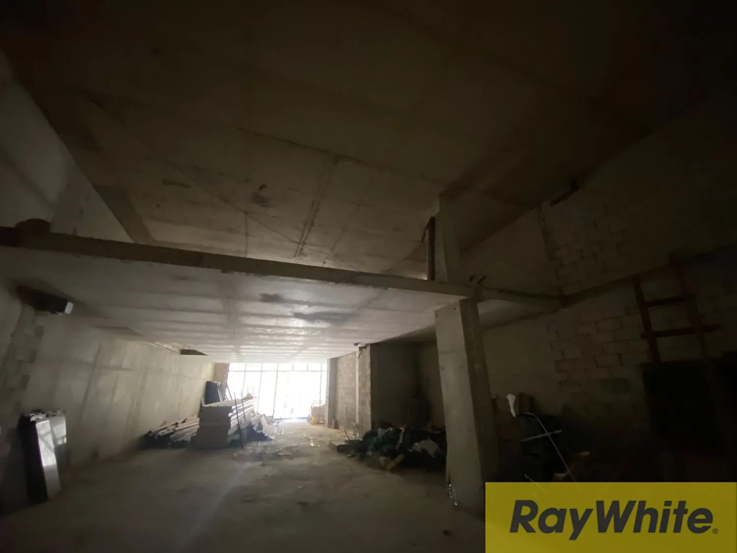 Showroom For Sale In Spears — الصورة 2
