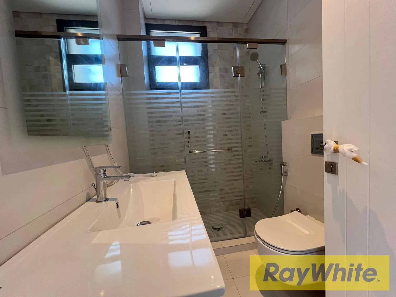 Modern 3-bedroom Apartment For Sale In Koraytem – Spacious, Bright And Prime Location — الصورة 5