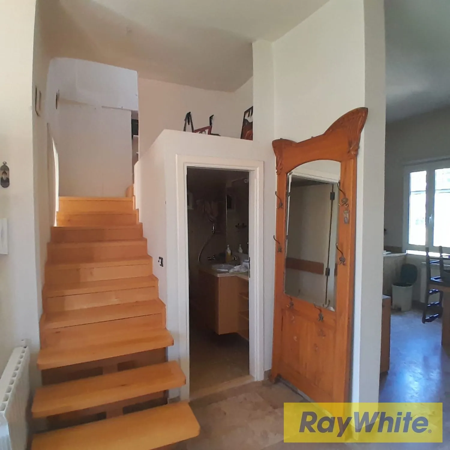 Semi-furnished Standalone Duplex For Rent – Bikfaya — الصورة 2