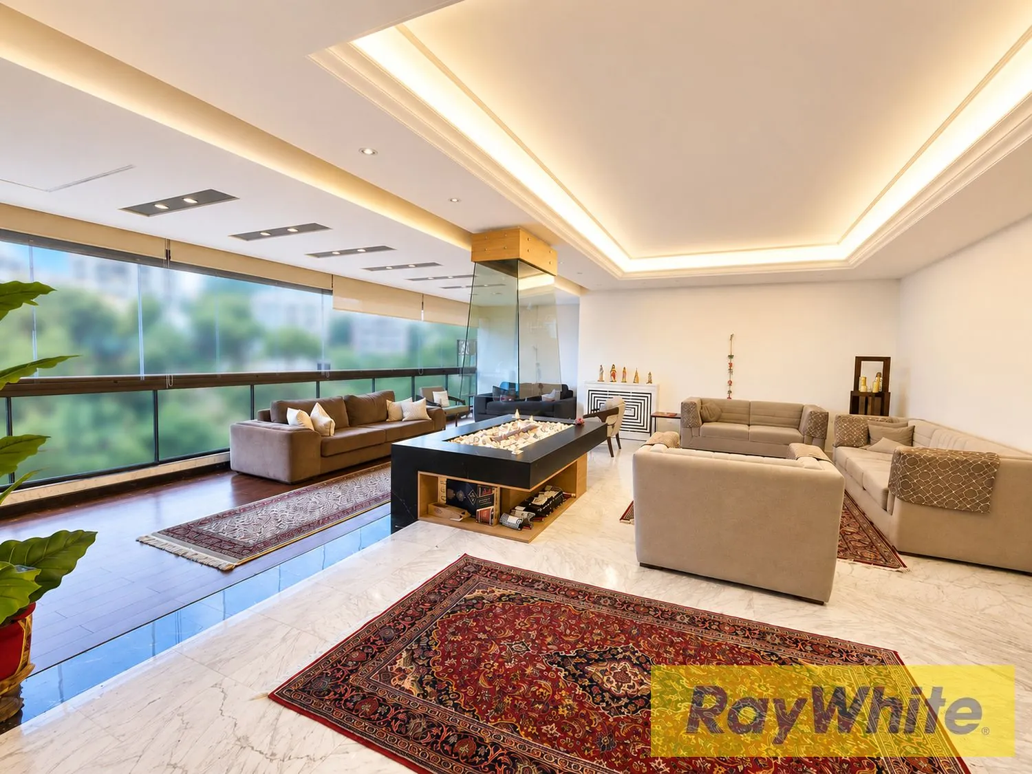 Spacious 430sqm Apartment With 400sqm Private Roof In Rabieh — الصورة 2