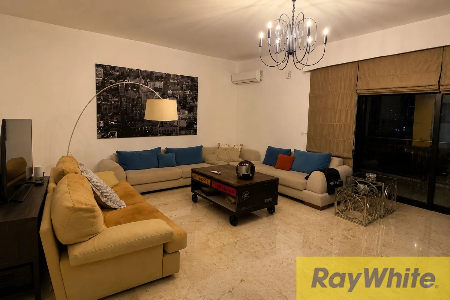 Apartment For Sale In Sanayeh