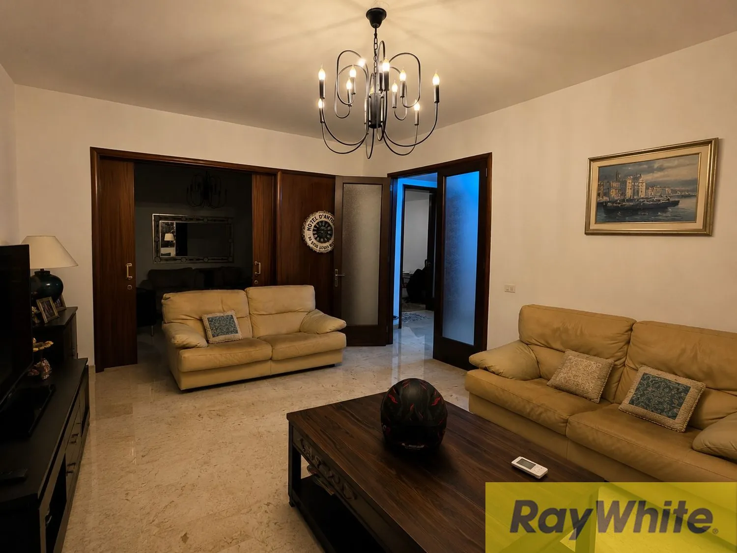 Apartment For Sale In Sanayeh — الصورة 4