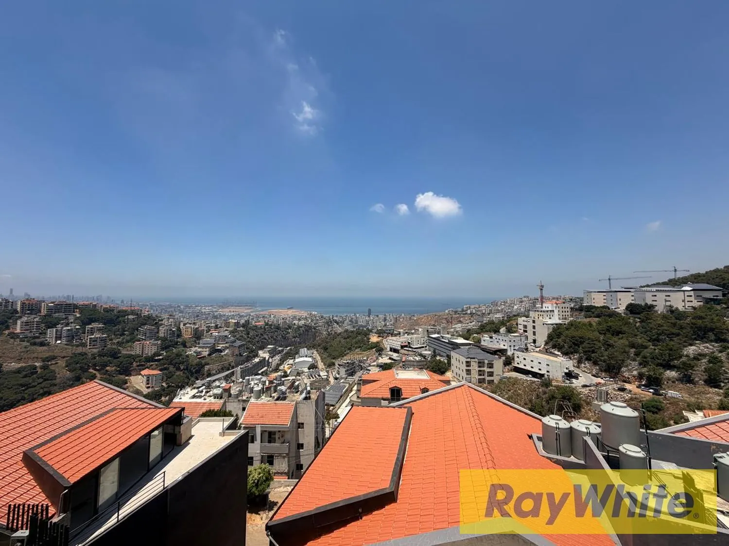 Apartment For Sale In Tilal Ain Saadeh