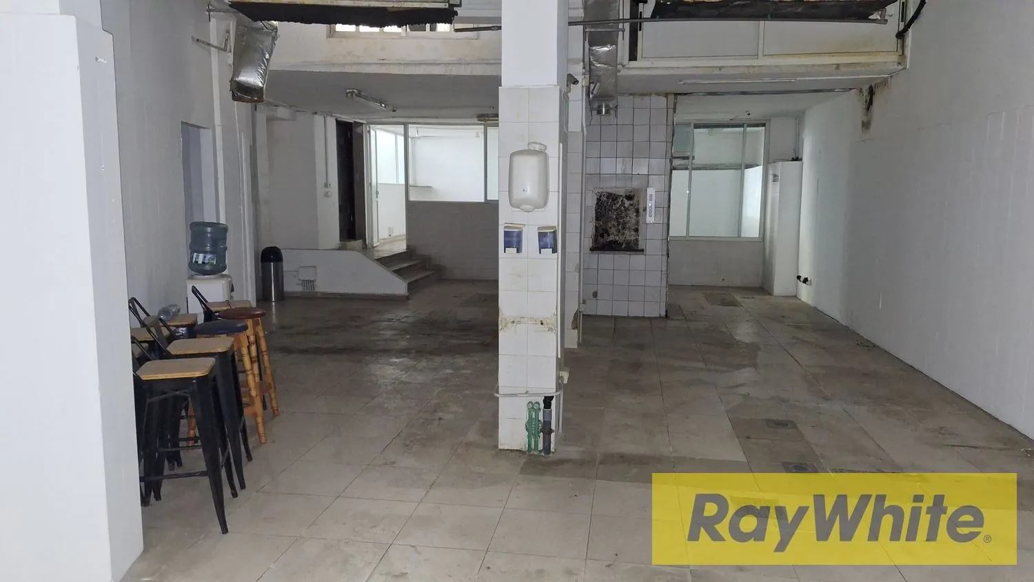 Warehouse For Rent In Achrafieh — الصورة 4