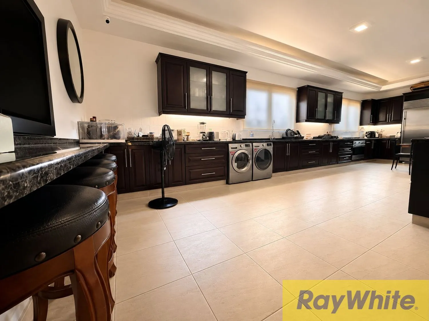 Luxury Apartment For Sale In Ramlet El Bayda — الصورة 3