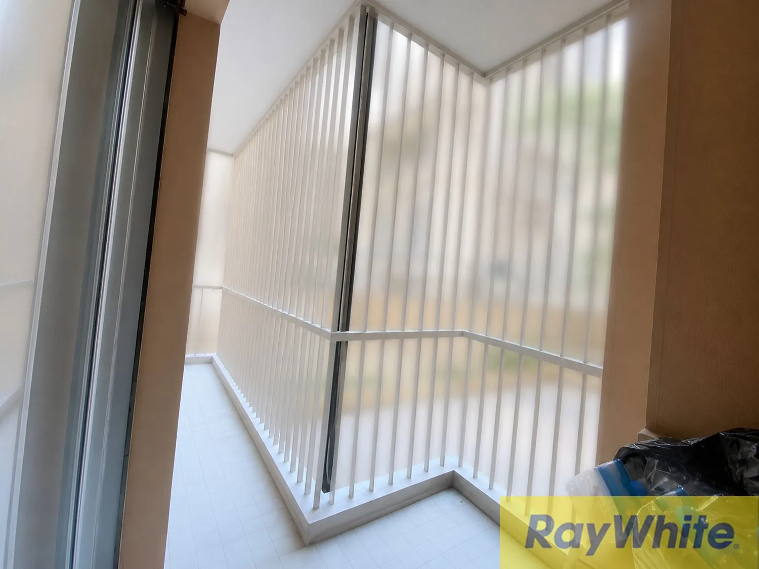 Apartment For Sale In Hamra — الصورة 2