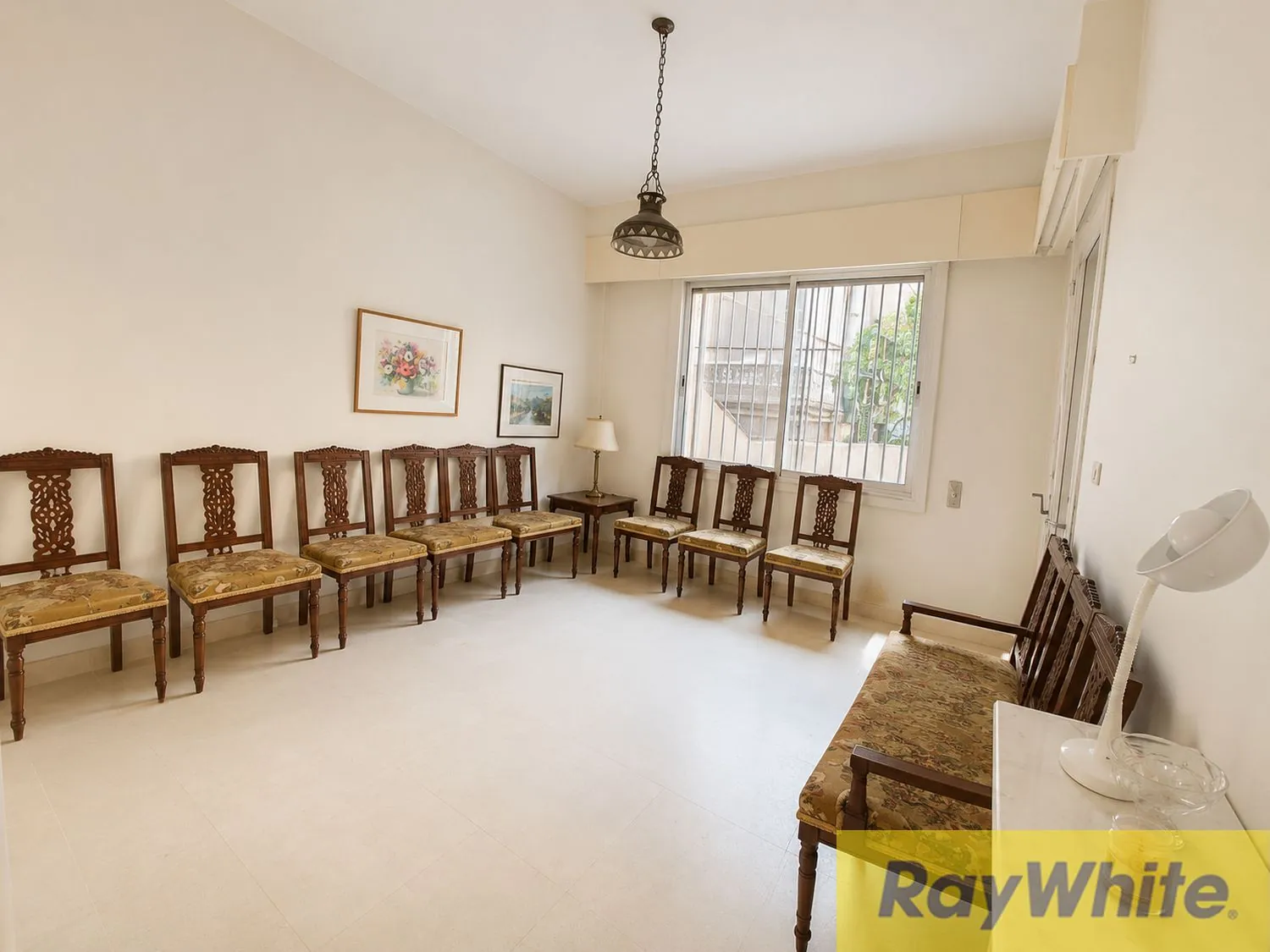 Apartment For Sale In Hamra — الصورة 4