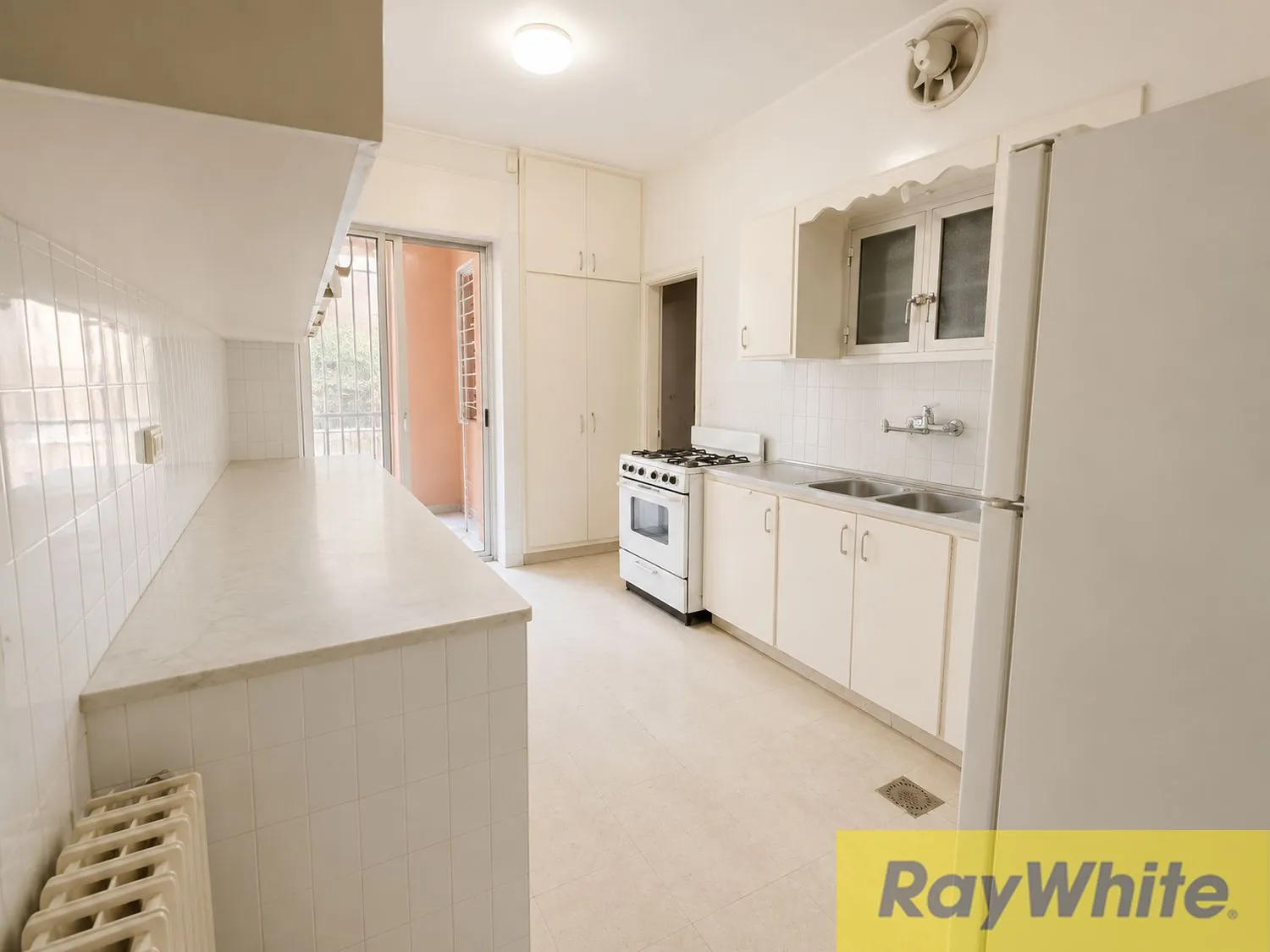 Apartment For Sale In Hamra — الصورة 5