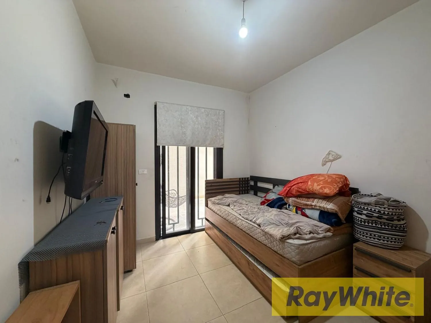 Semi-furnished Apartment With Terrace For Rent In El Douar — الصورة 3