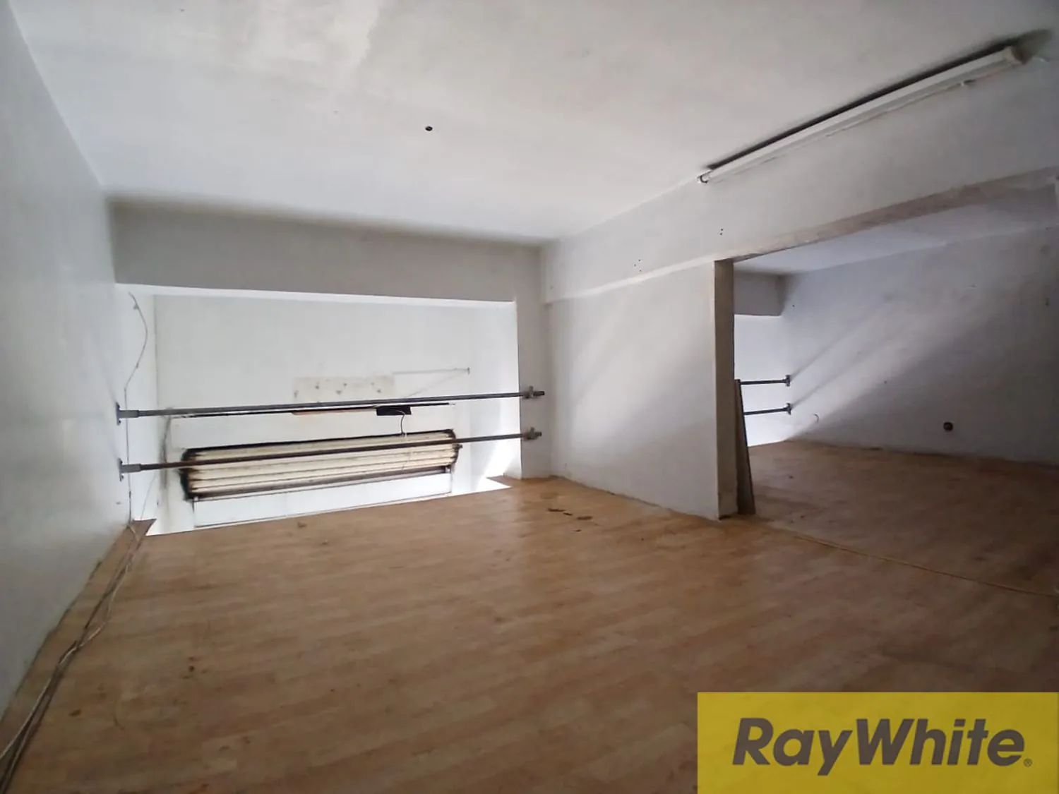 Shop For Rent In Manara — الصورة 3