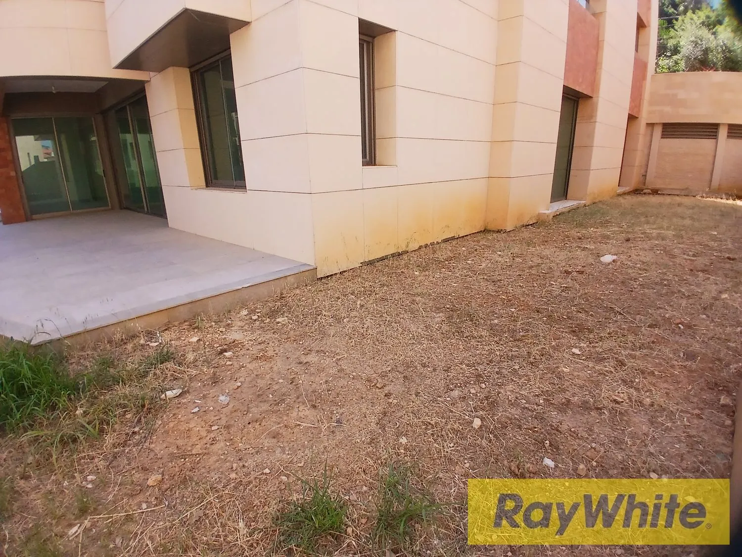 Apartment With 300 Sqm Private Garden For Sale In Ain Aar