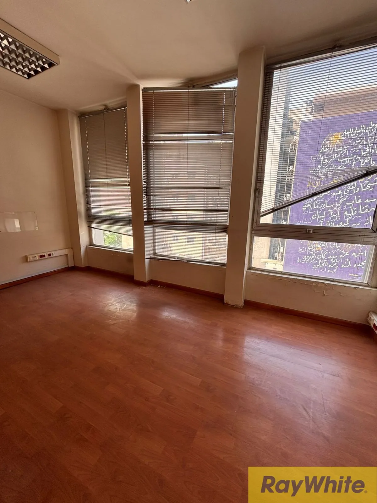 Office Building For Sale In Hamra — الصورة 5
