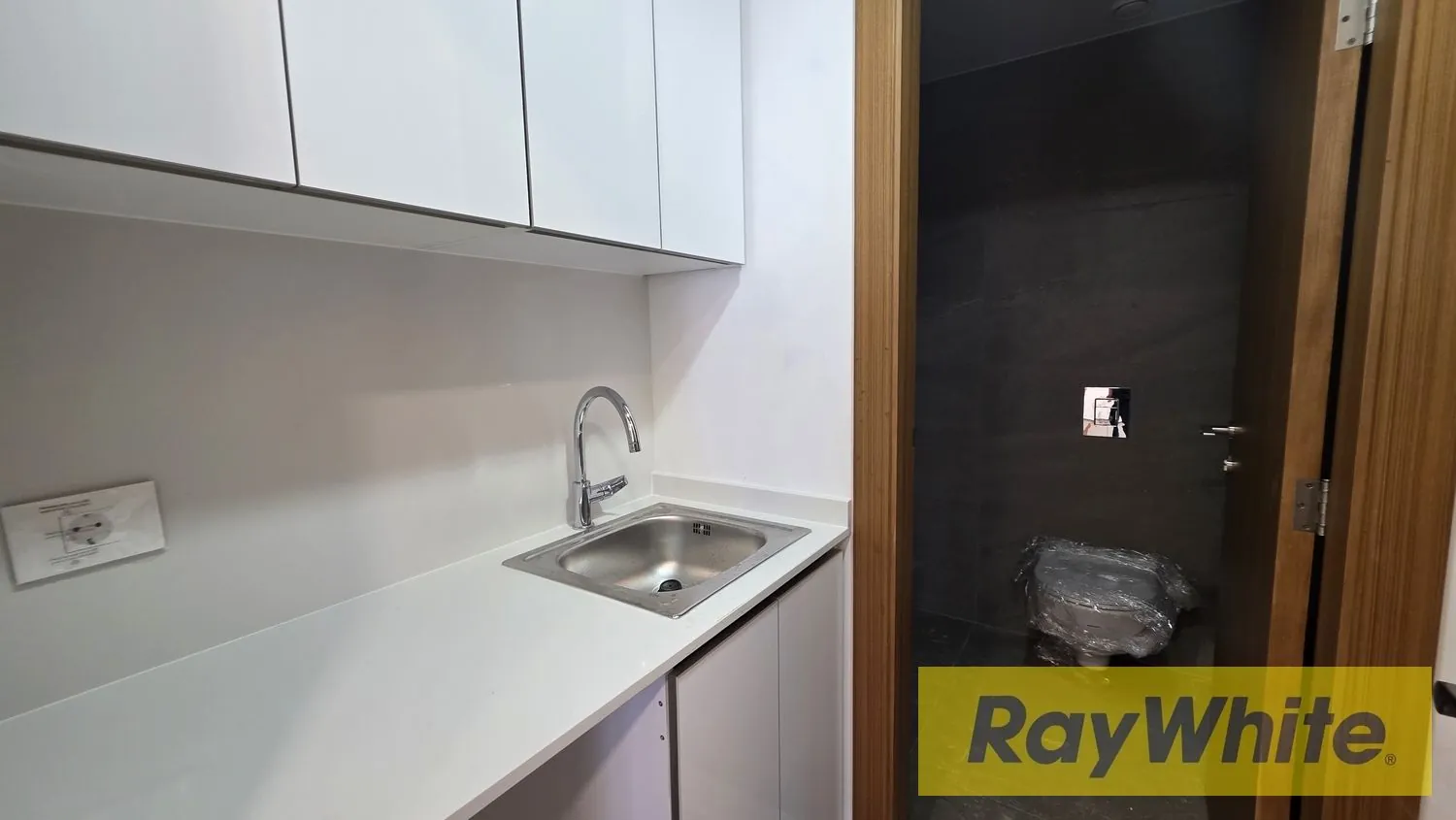 Office For Rent In Prime Horch Tabet Buisness Center — الصورة 3