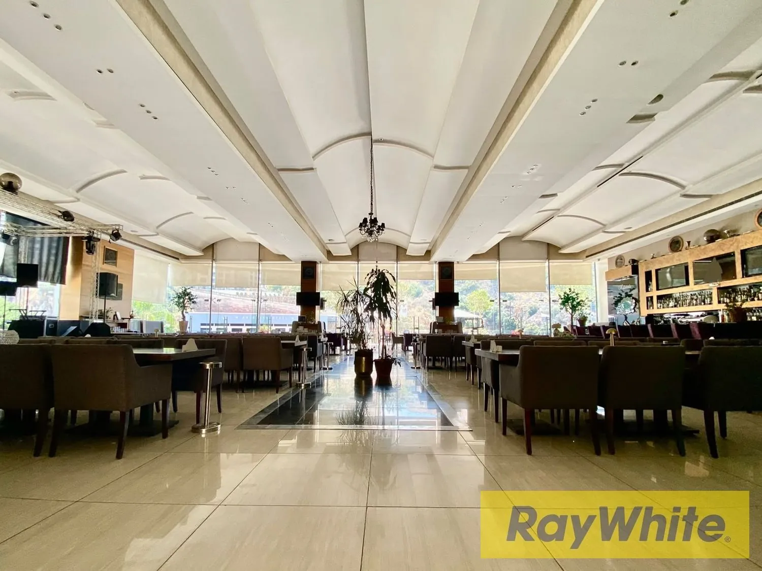 Fully Furnished Restaurant For Rent In Antelias — الصورة 4
