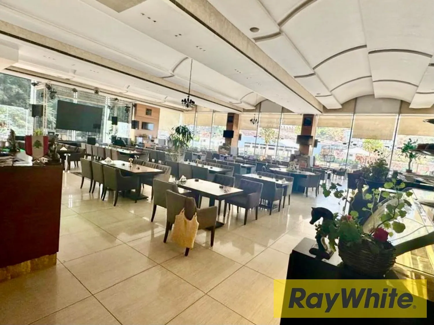 Fully Furnished Restaurant For Rent In Antelias — الصورة 5