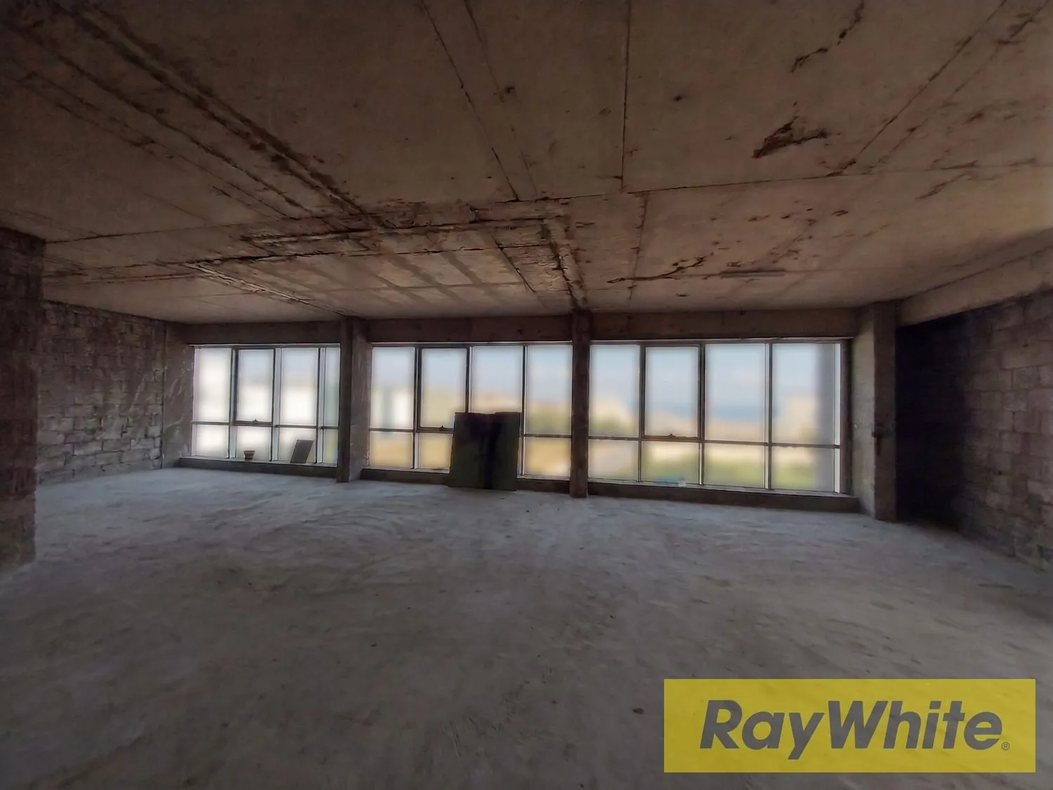 Office For Rent In Zalka Core And Shell — الصورة 3