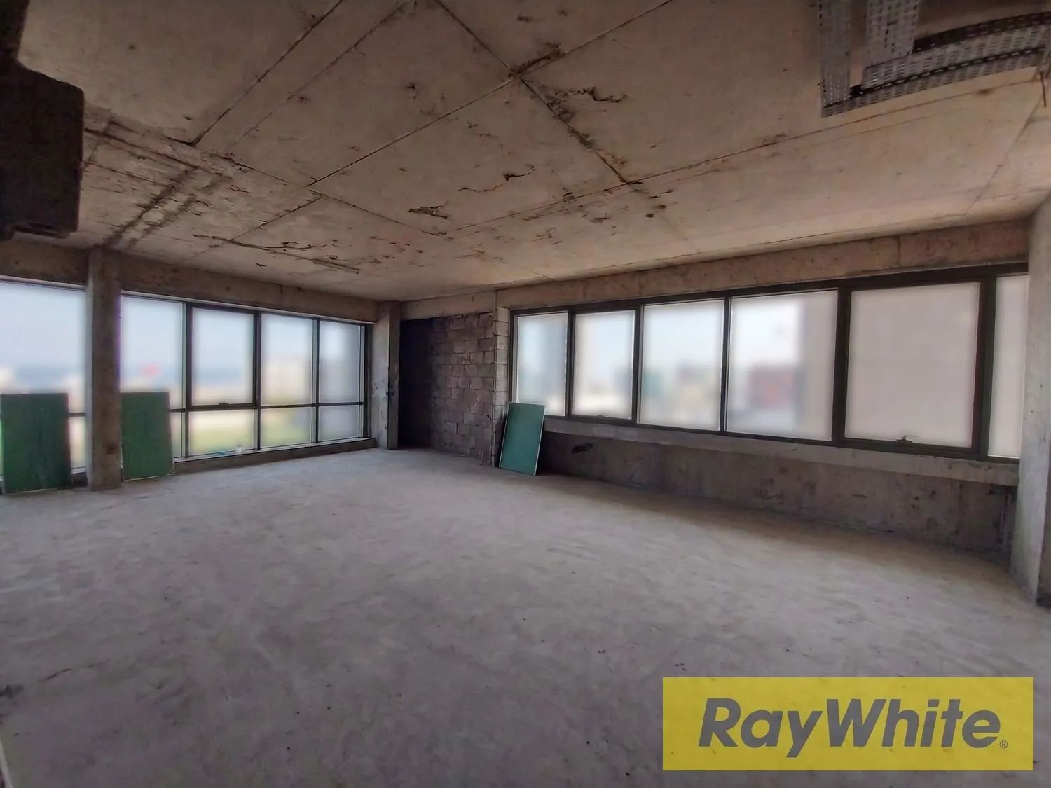Office For Rent In Zalka Core And Shell — الصورة 5