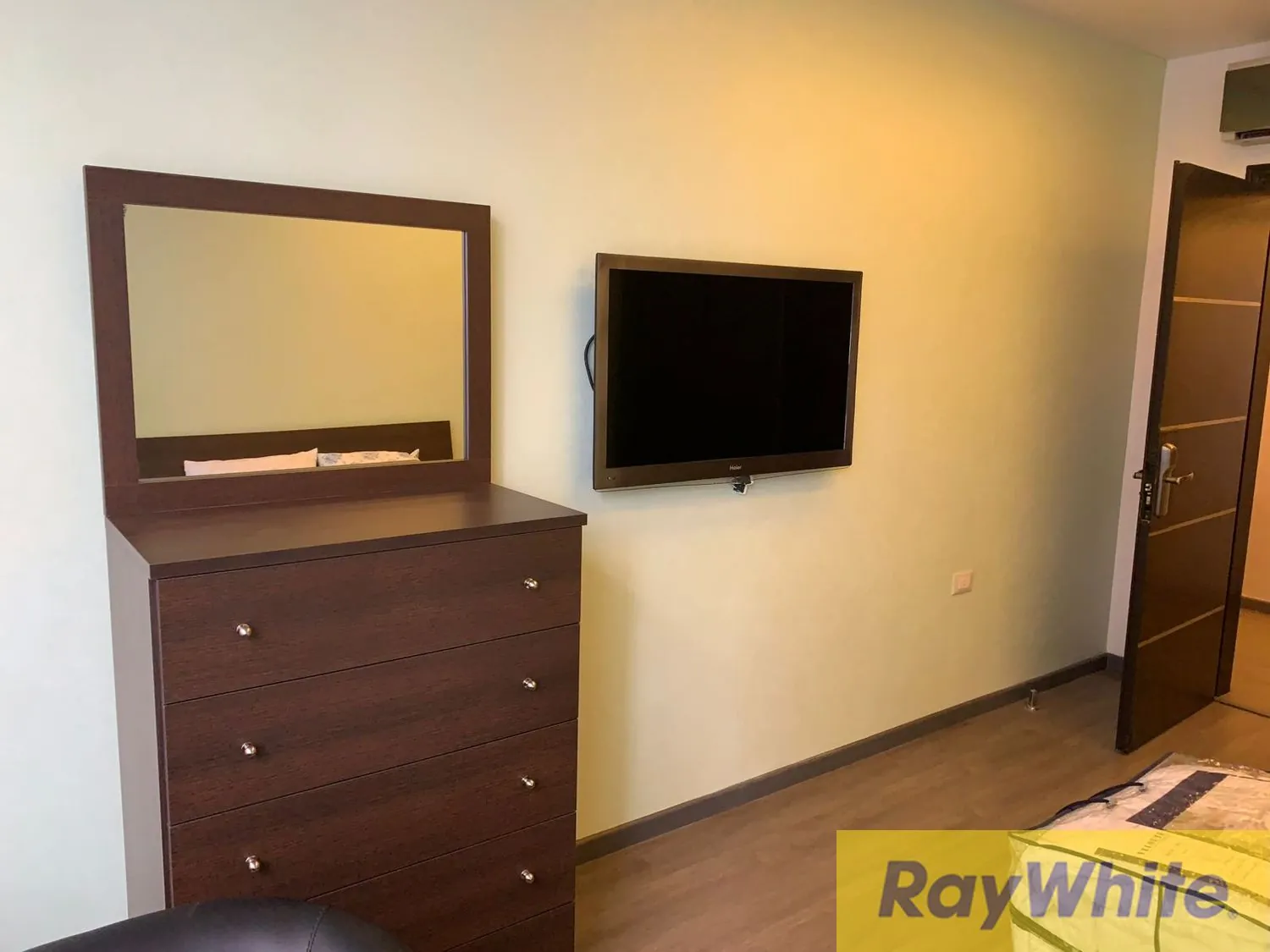 Apartment For Sale In Hamra — الصورة 5
