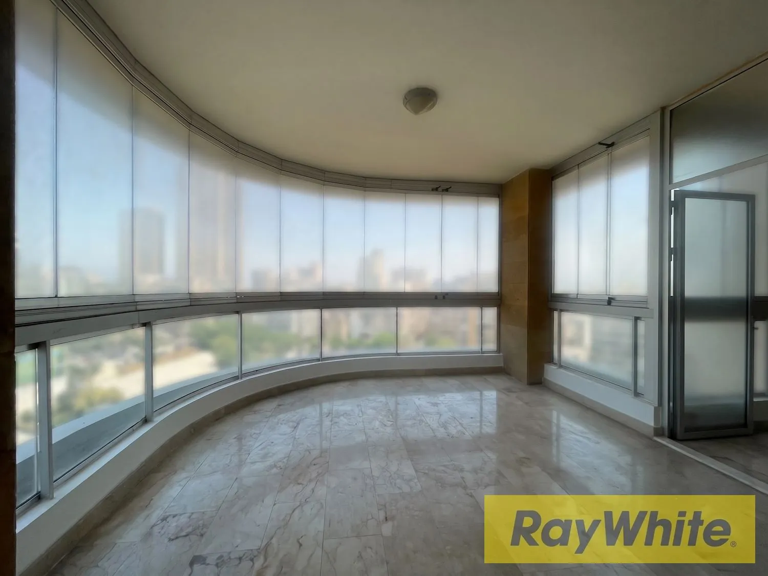 Apartment For Sale In Achrafieh — الصورة 2