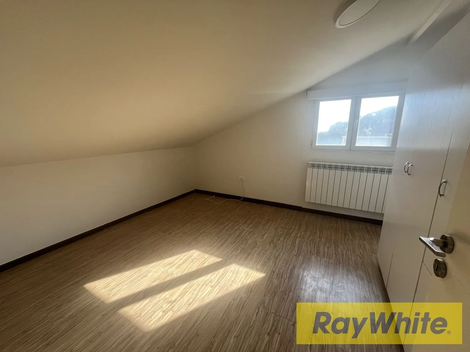 Apartment With Large Terrace For Rent In Beit Mery — الصورة 4