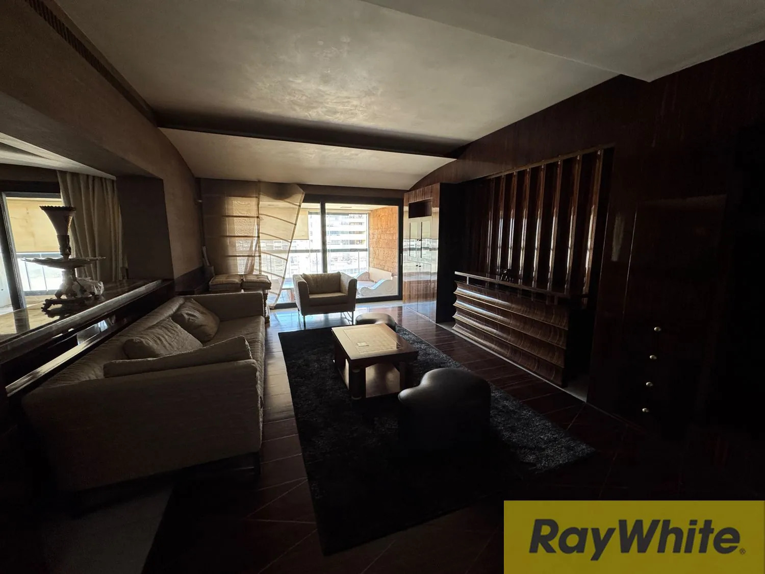 Luxurious Furnished Duplex For Sale In Verdun — الصورة 2