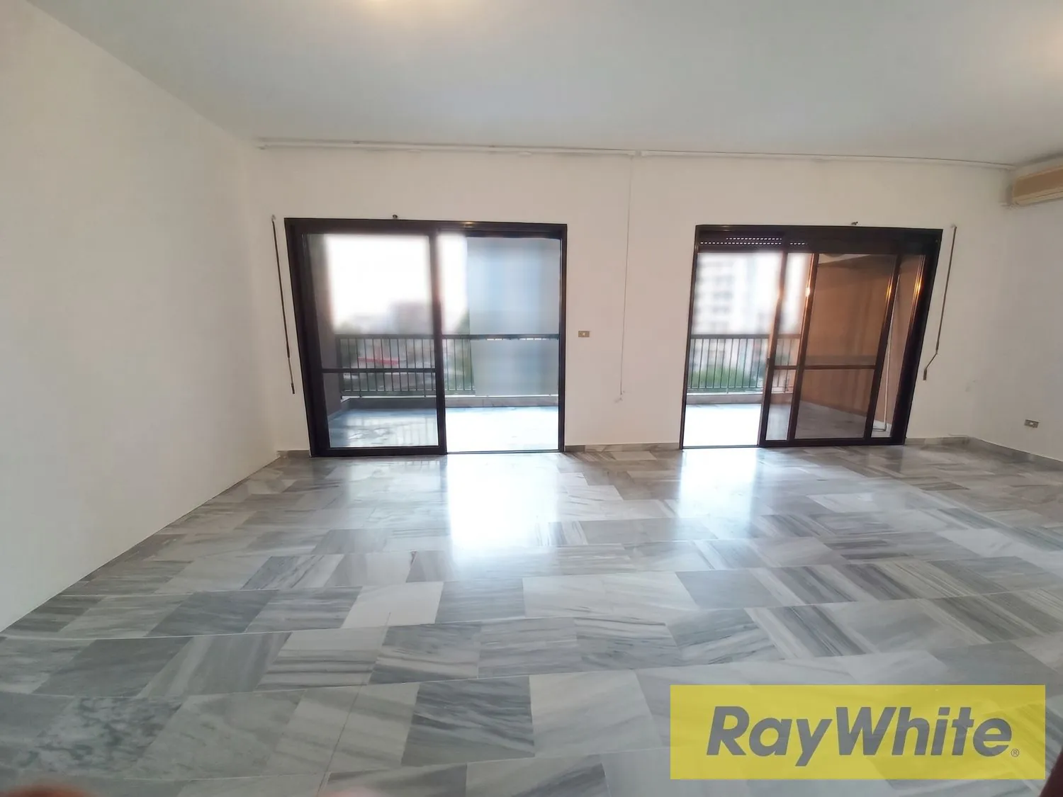 Apartment For Rent In Antelias – Prime Location With Sea Views — الصورة 3