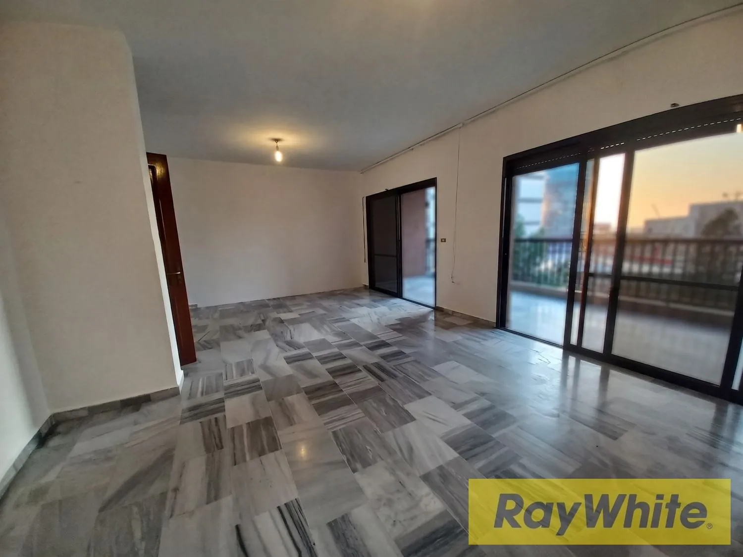 Apartment For Rent In Antelias – Prime Location With Sea Views — الصورة 5
