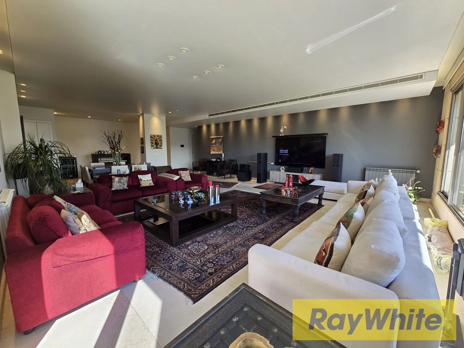 Apartment For Sale In Achrafieh — الصورة 2