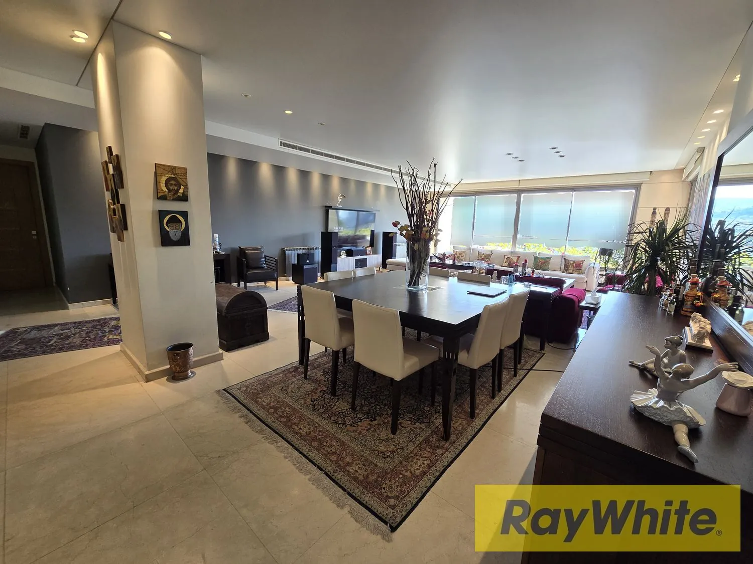Apartment For Sale In Achrafieh — الصورة 5