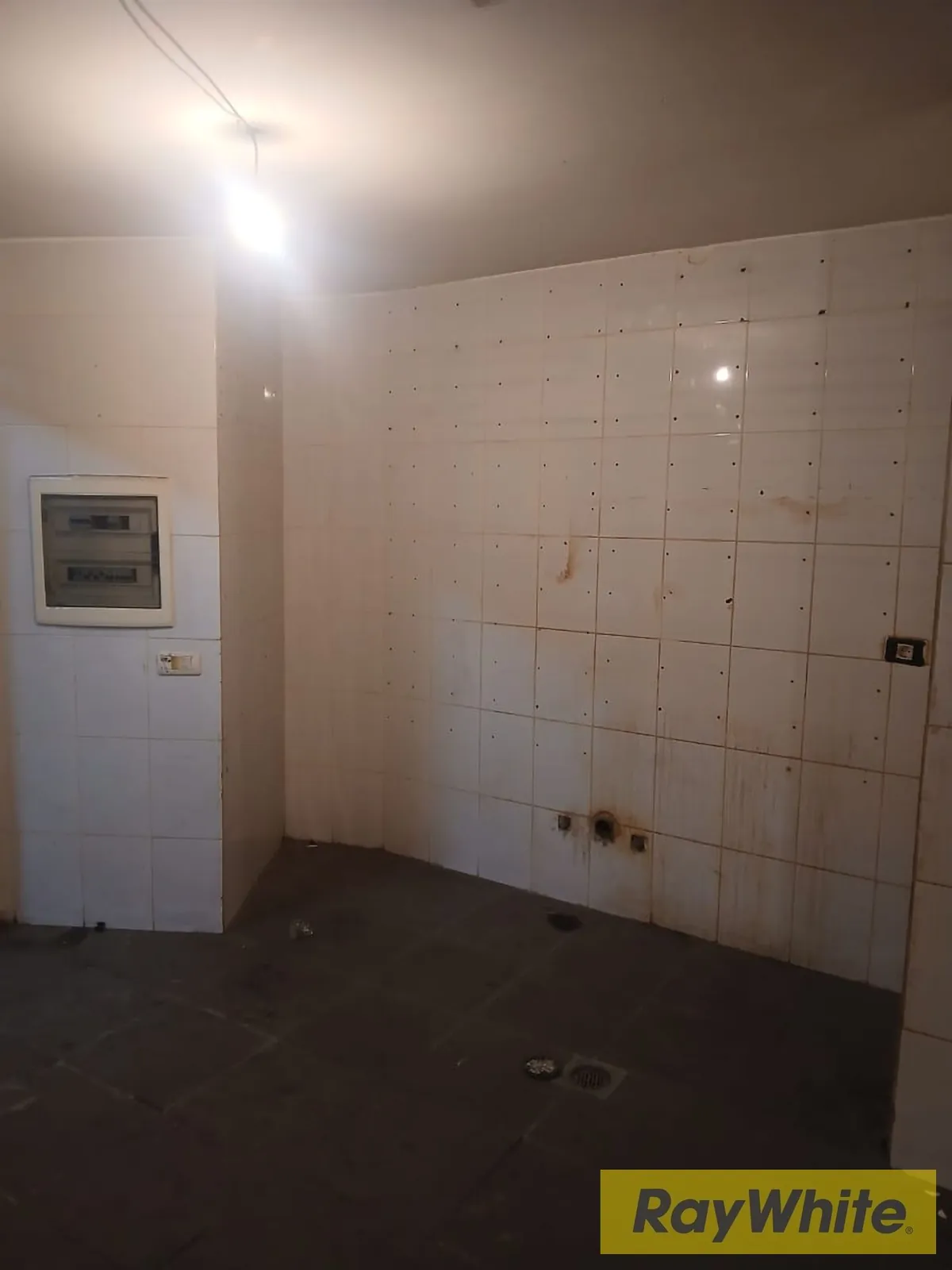 Warehouse For Rent – Achrafieh |prime Location — الصورة 4