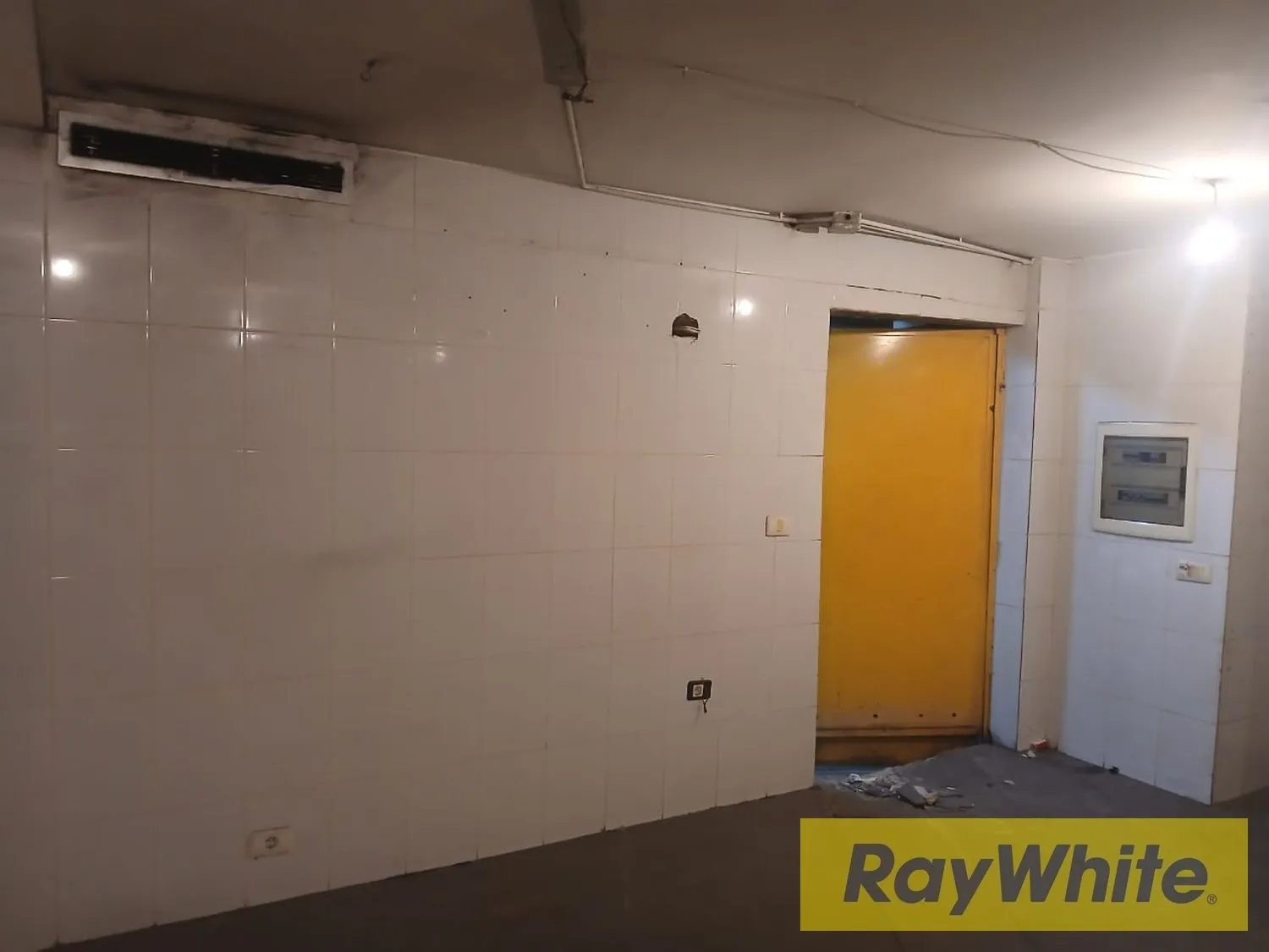 Warehouse For Rent – Achrafieh |prime Location — الصورة 5