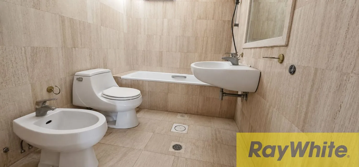 Apartment For Sale In Ramlet Al Baydah — الصورة 2