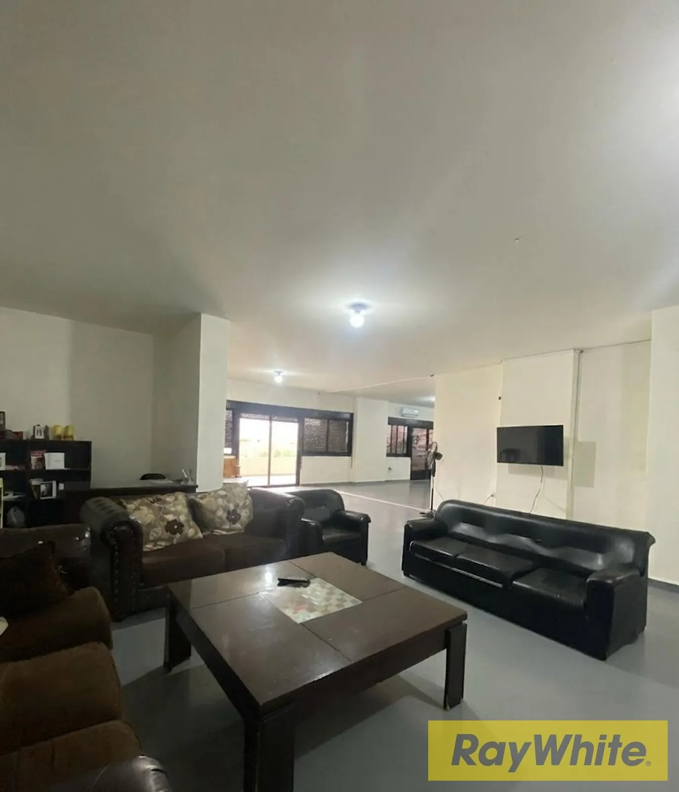 Showroom With Separate Office For Sale In Beit El Chaar — photo 5