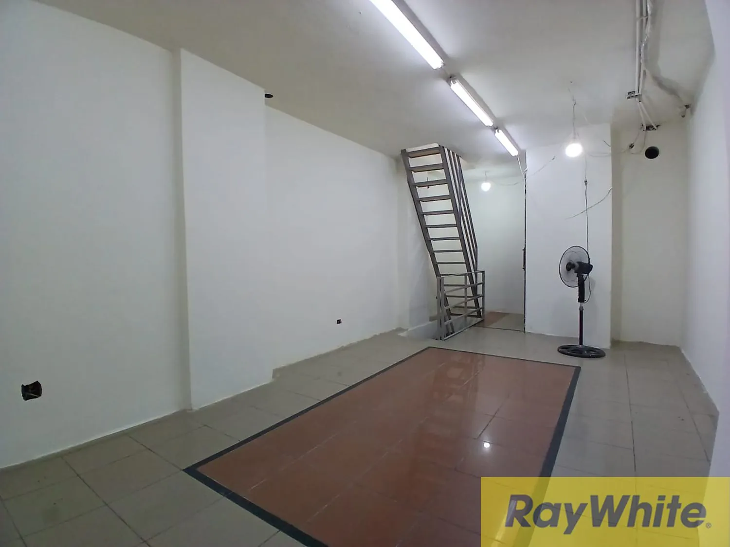 Shop For Rent In Ras El Nabeh — photo 4