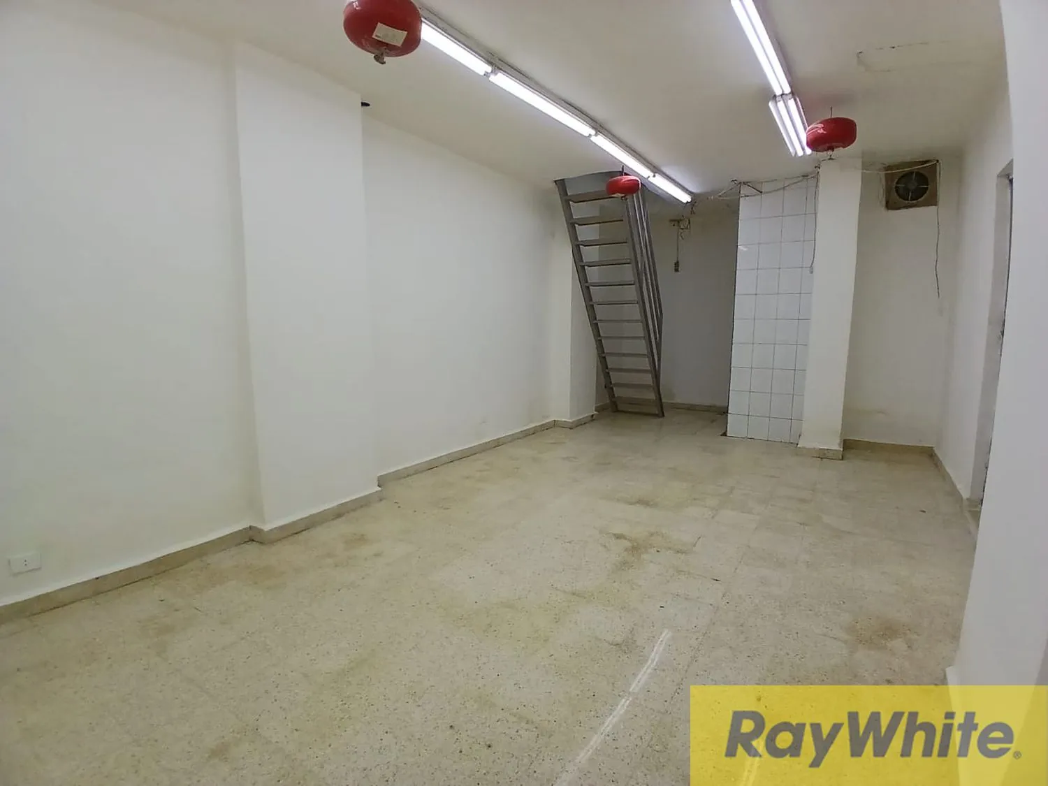 Shop For Rent In Ras El Nabeh — photo 5